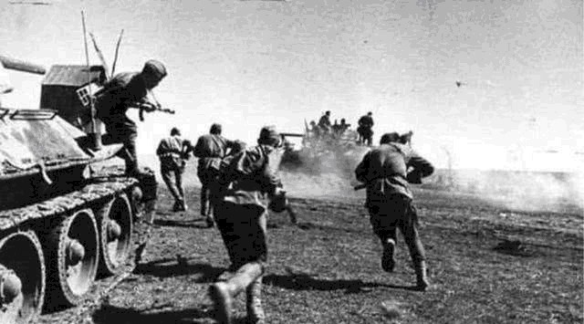 士兵|日本骑兵对决苏联装甲集群的后果 苏军士兵连续吃了一个月马肉