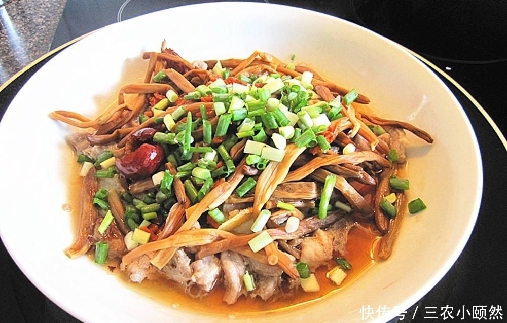 农村一种常见野花,含钙量比木耳还高,如今45元一斤成高钙菜