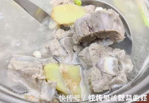 羊肉|炖羊肉汤时,牢记“2放2不放”,炖出来的羊汤鲜美,羊肉鲜香