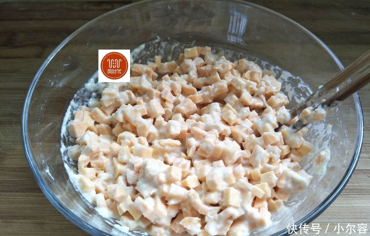 红薯不用蒸不用煮,告诉你一个新吃法,简单易学,超好吃!