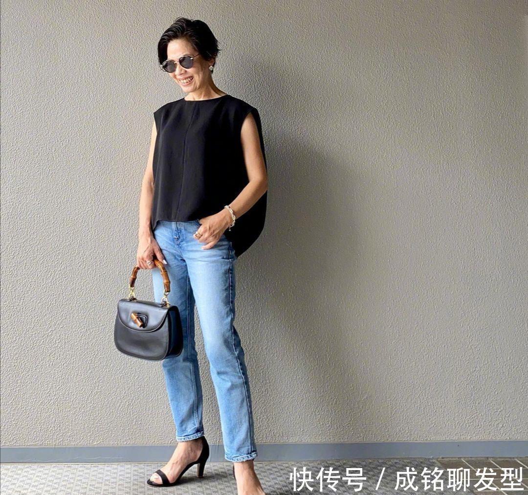 牛仔|奔六也要穿出时尚感,这位博主的搭配减龄又洋气,美得猜不出年龄