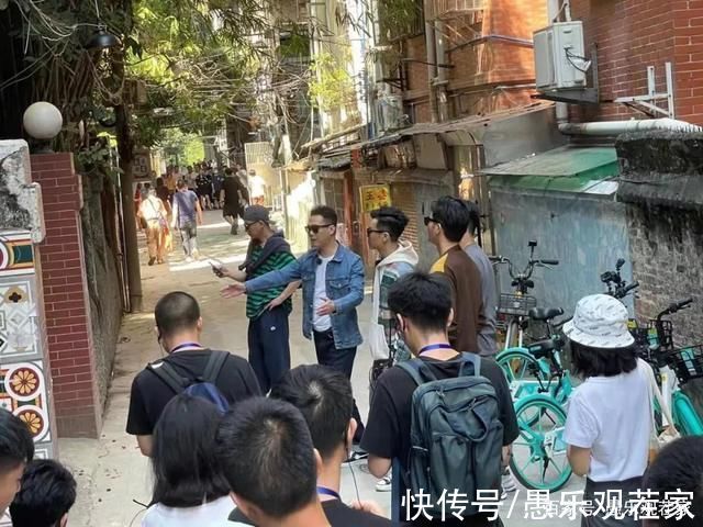 大湾区五人组新综开录!网友晒哥哥手写试营业邀请函、排练照