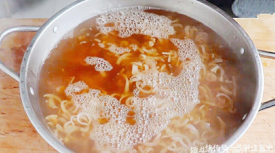 不腥|想吃猪皮冻不用买,手把手教你在家做,皮冻劲道q弹,不腥不臭