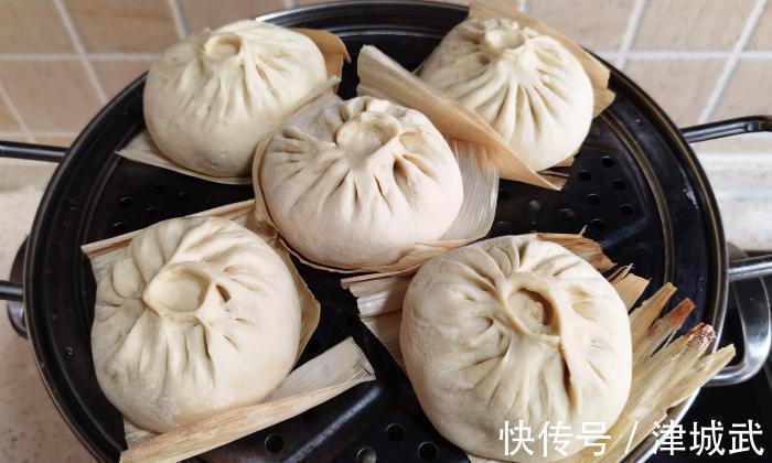 冬天，少吃猪肉多吃它，比吃牛羊肉强，用它蒸白菜馅包子，特别香