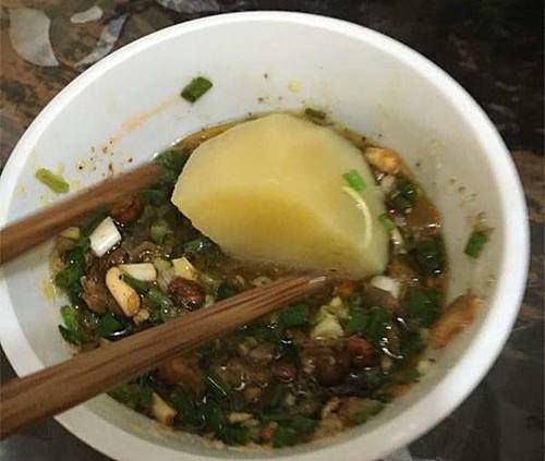 去鄉下探望婆婆,她做的一桌菜讓我下不了口,嘗一口后,卻吃到撐