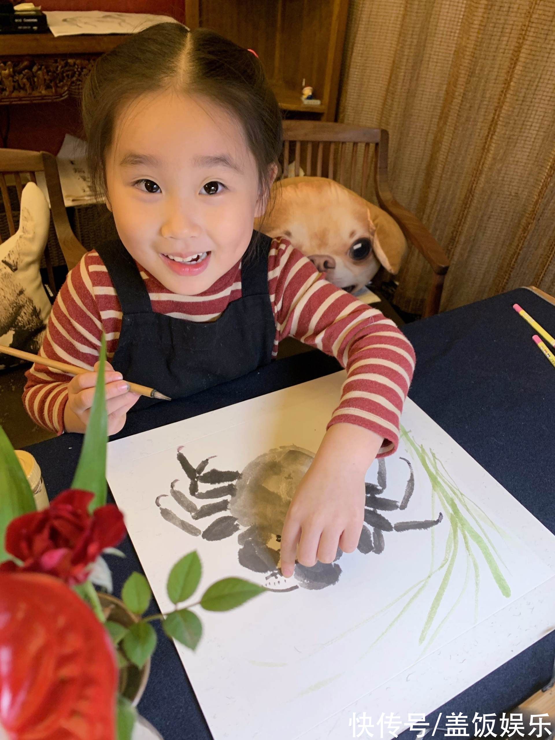 赵子龙！张丹露晒儿女绘画作品，临摹马匹堪比大师，意外曝光豪宅内饰