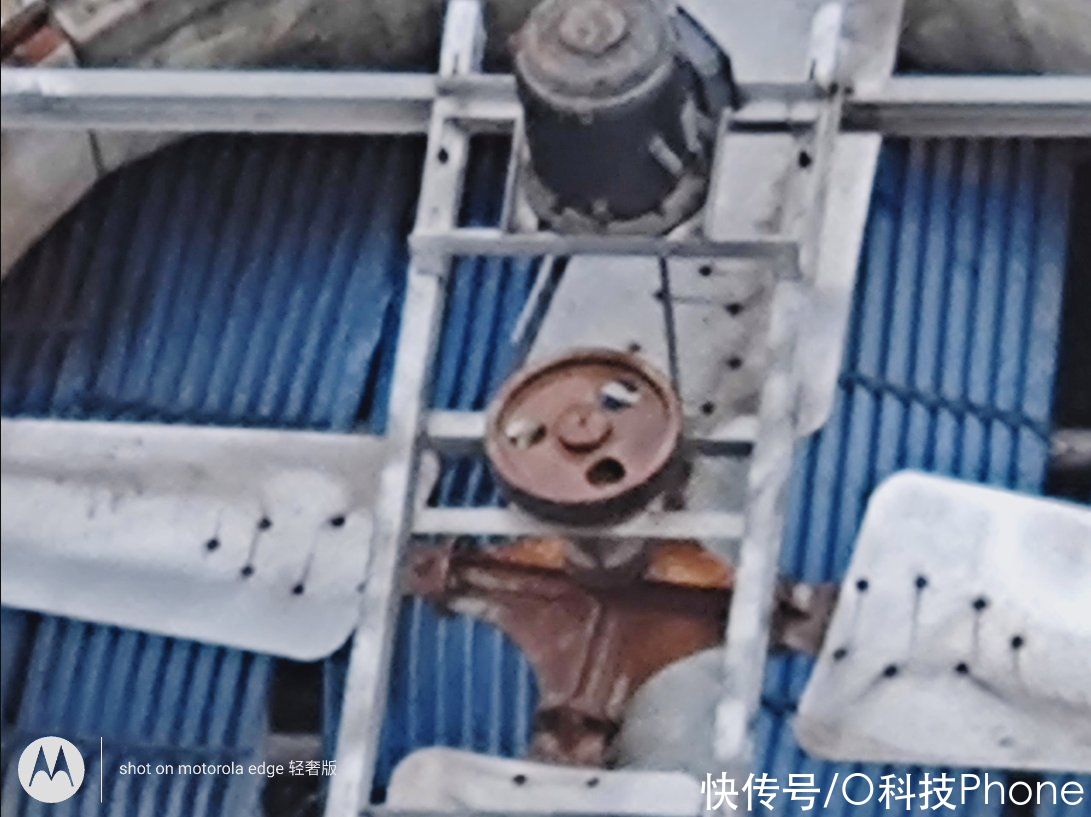 轻奢版|摩托罗拉 edge轻奢版体验！开始走主流路线，拍照和设计成提升重点