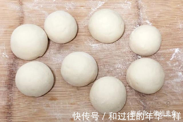 蒸馒头别再提前发面了！教你新做法，一次成功，柔软蓬松不回缩