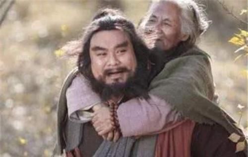 宋江&水浒传中最伪善的人是谁?不是宋江吴用,此人看似忠义实则最歹毒