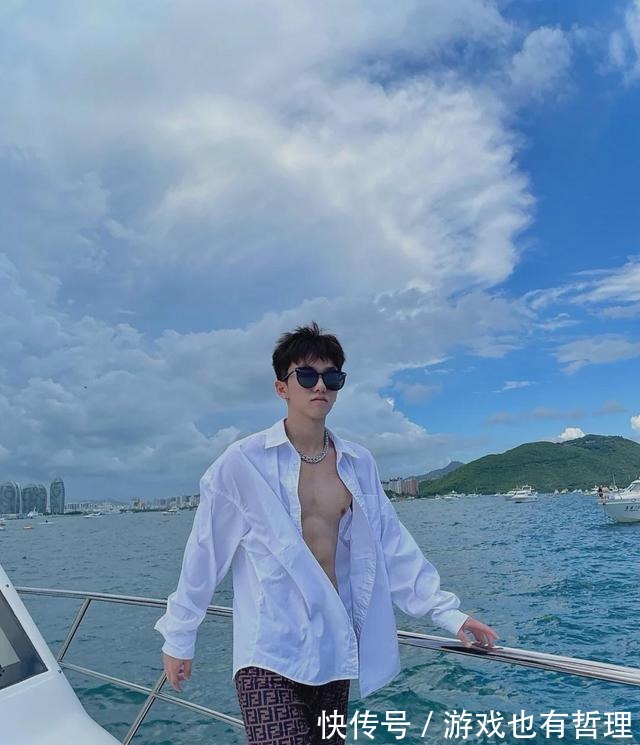 身材|20岁的肌肉“小狼狗”,这结实匀称的身材我可以!