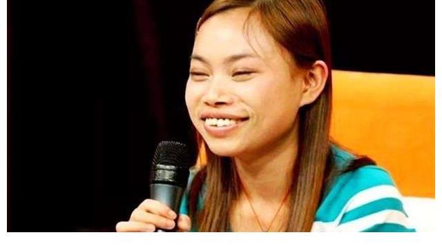 “鳳姐”近況：直播吐露心聲，美國夢碎生活艱難連狗都不如