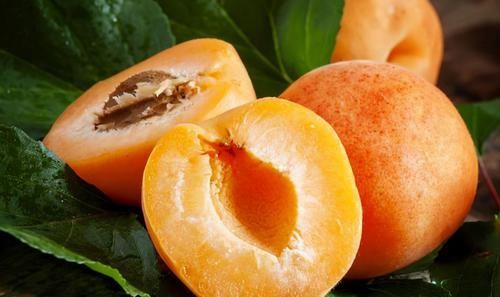 女人老的快？常吃3種食物，美容養(yǎng)顏又排毒，40不顯老