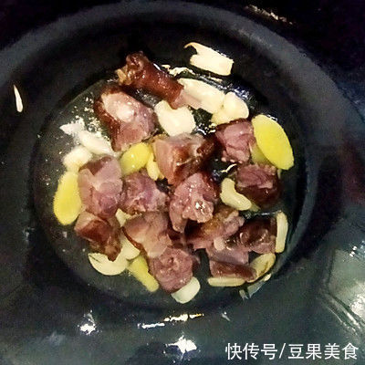 腊鸭腿炒蒜苗|这道腊鸭腿炒蒜苗，看一遍就会