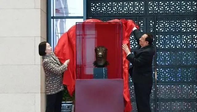 兽首|阔别160载,“马首”今天回到圆明园!十二兽首今何在