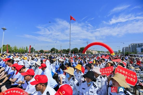 我们的新时代|快讯：“颂歌献给党·奋进新征程”岚山区举行大型群众合唱艺术节