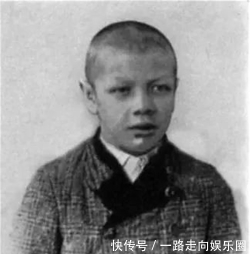 极端|生于侏儒，死于巨人，他是世界上唯一一个患有两种极端病症的人