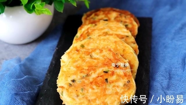 好吃|不揉面不发面，10分钟就能做好一份鸡蛋饼早餐，外酥里嫩真好吃