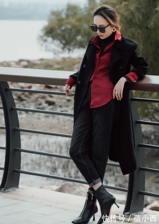 方头靴|穿大衣时别总搭小白鞋,试试配这“4种鞋子”,时髦显高还大气