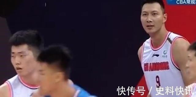 内线|易建联太倚老卖老了!一分钟内2次对张皓嘉发脾气,1次埋怨徐杰