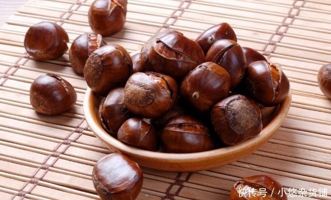 好处|晚上坚持吃5颗板栗,几大好处不请自来,但要注意3个食用细节