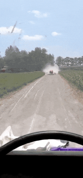 |搞笑GIF段子:单身了几十年,今天无论如何也要抢到!