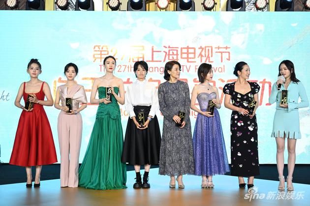 川美师生雕出“百年巨变”，7组作品亮相国家博物馆；国足全阵容备战马尔代夫，最少需赢4到5球|午间星闻 | 白玉兰奖