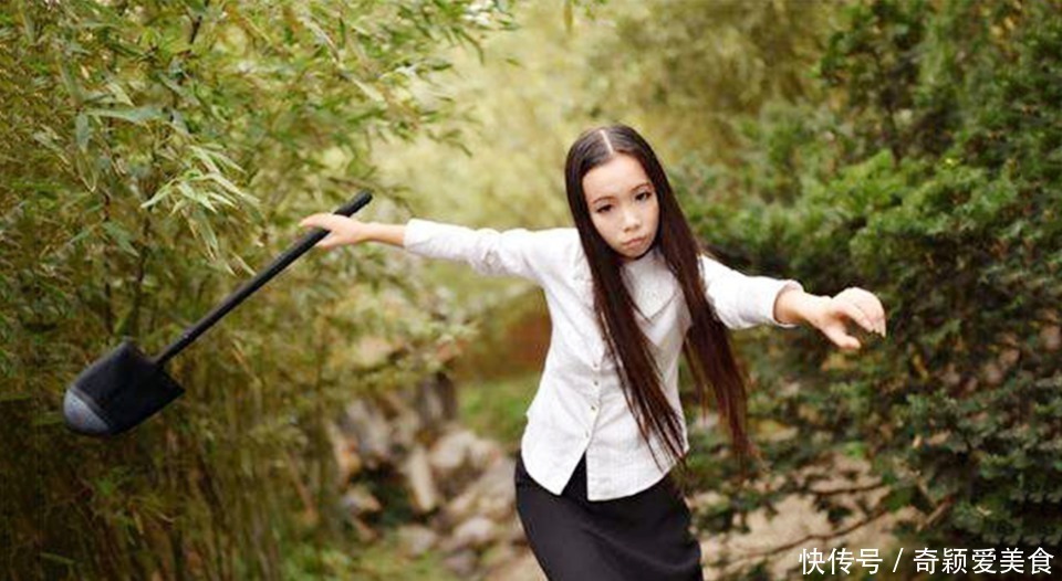 冯宝宝|一人之下cosplay:夏禾肚子有赘肉,冯宝宝是买拼夕夕赠送的?