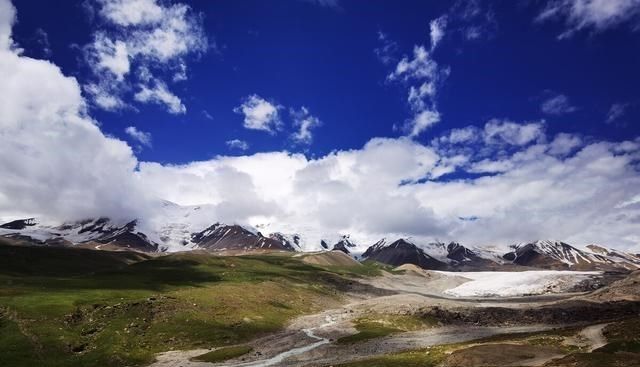 青海有处景点“走红”！海拔6282米，为藏传佛教“四大神山”之一