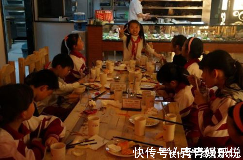 宝妈|7岁男童每天喝粥吃米饭,3个月后却被救护车拉走,家长太无知