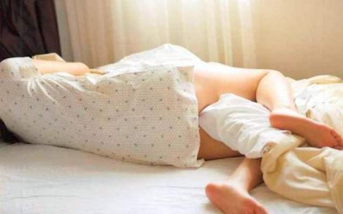 青春期|12岁女孩夹腿被训斥'不要脸',医院检查后,宝妈连说抱歉