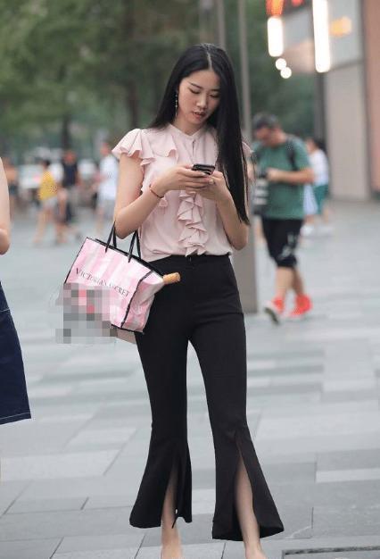 洋溢|粉色T恤搭配黑色阔腿裤, 青春洋溢, 充满活力