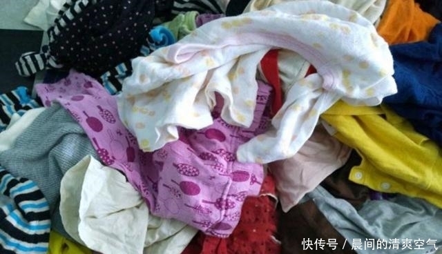 衣服|生活再节俭,遇到朋友送的孩子旧物品,有这4样,还是不要收了