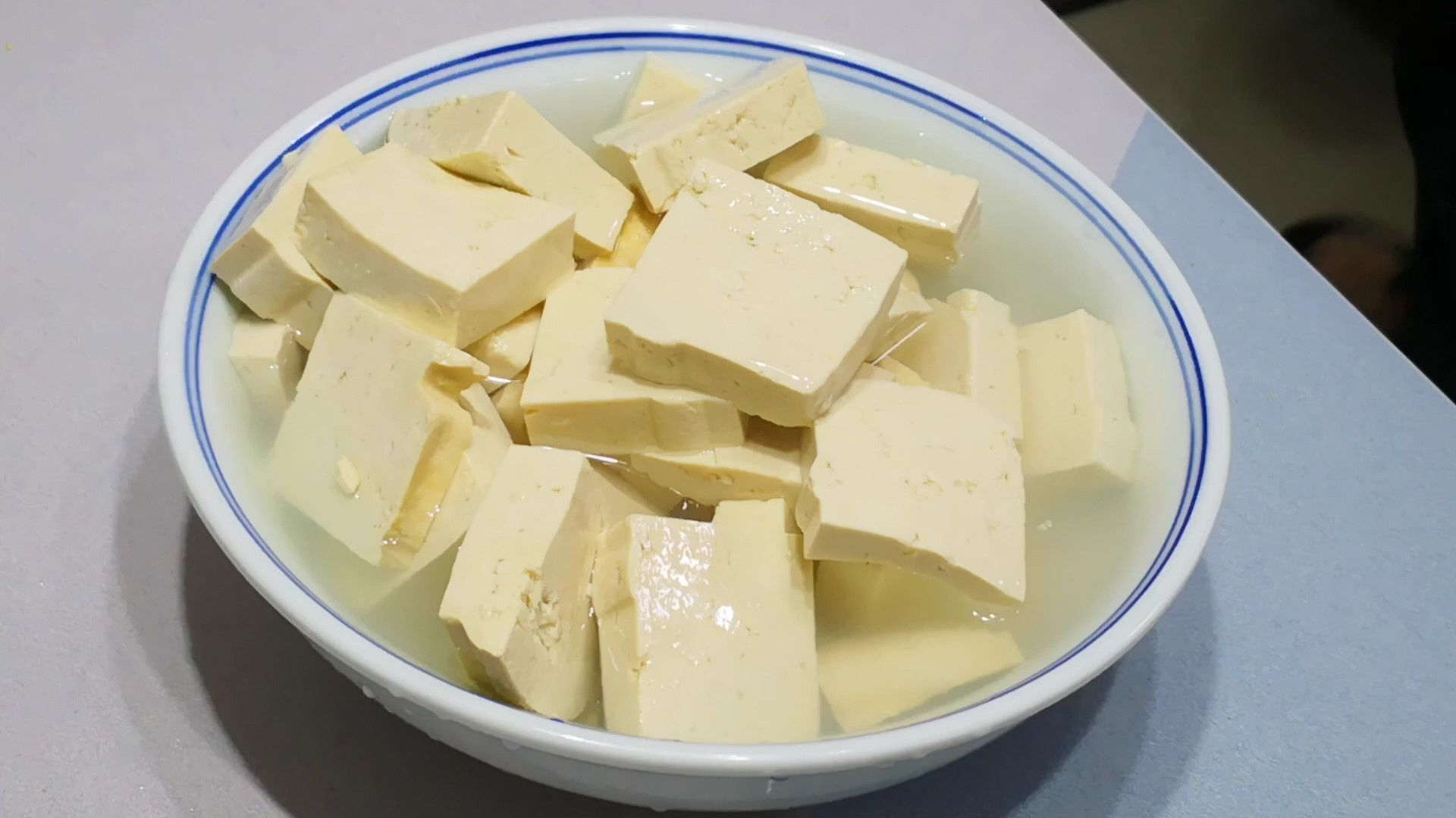 蔬菜|天冷多吃此蔬菜，比白菜鲜美，比萝卜营养，几块钱炖一锅，吃得值