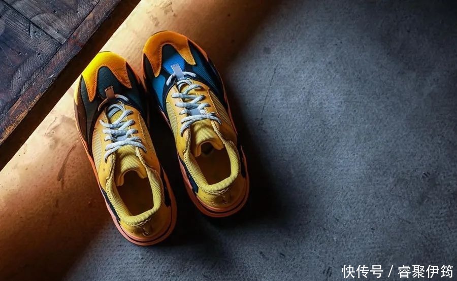 上脚效果超吸睛!“太阳”Yeezy 700 就要来了!