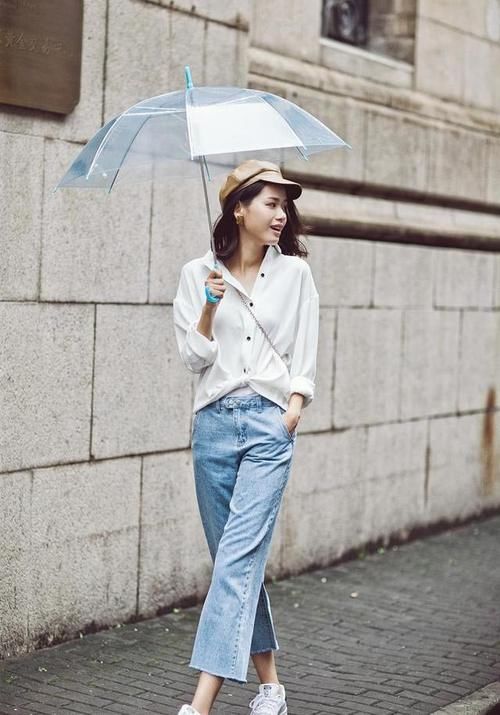 风靡职场的白色衬衫，看似死板的样式，实则也能穿出潮流感