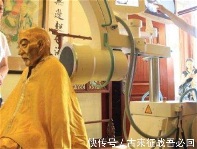 释迦牟尼$2017年,定慧寺将高僧遗体捐赠国家,体检现场显示:大脑还在
