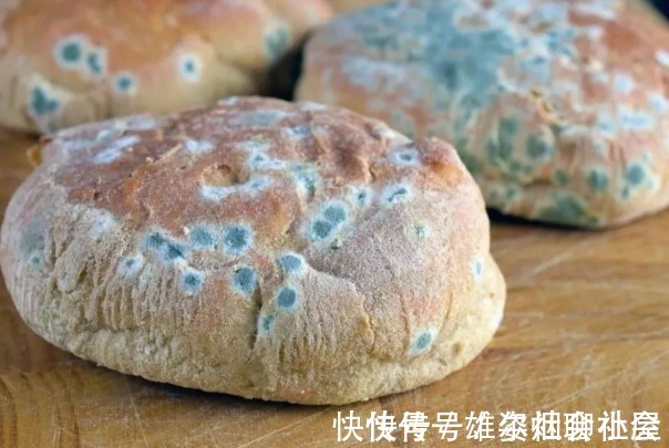 食物|肝是自己“吃垮”的？常吃4类食物的人，肝脏已不堪重负，有你吗