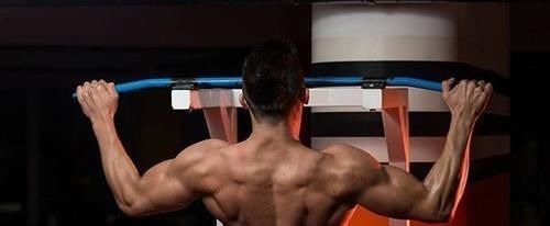 大错特错|引体向上为什么很多人都做不了?只是因为力量差吗?大错特错