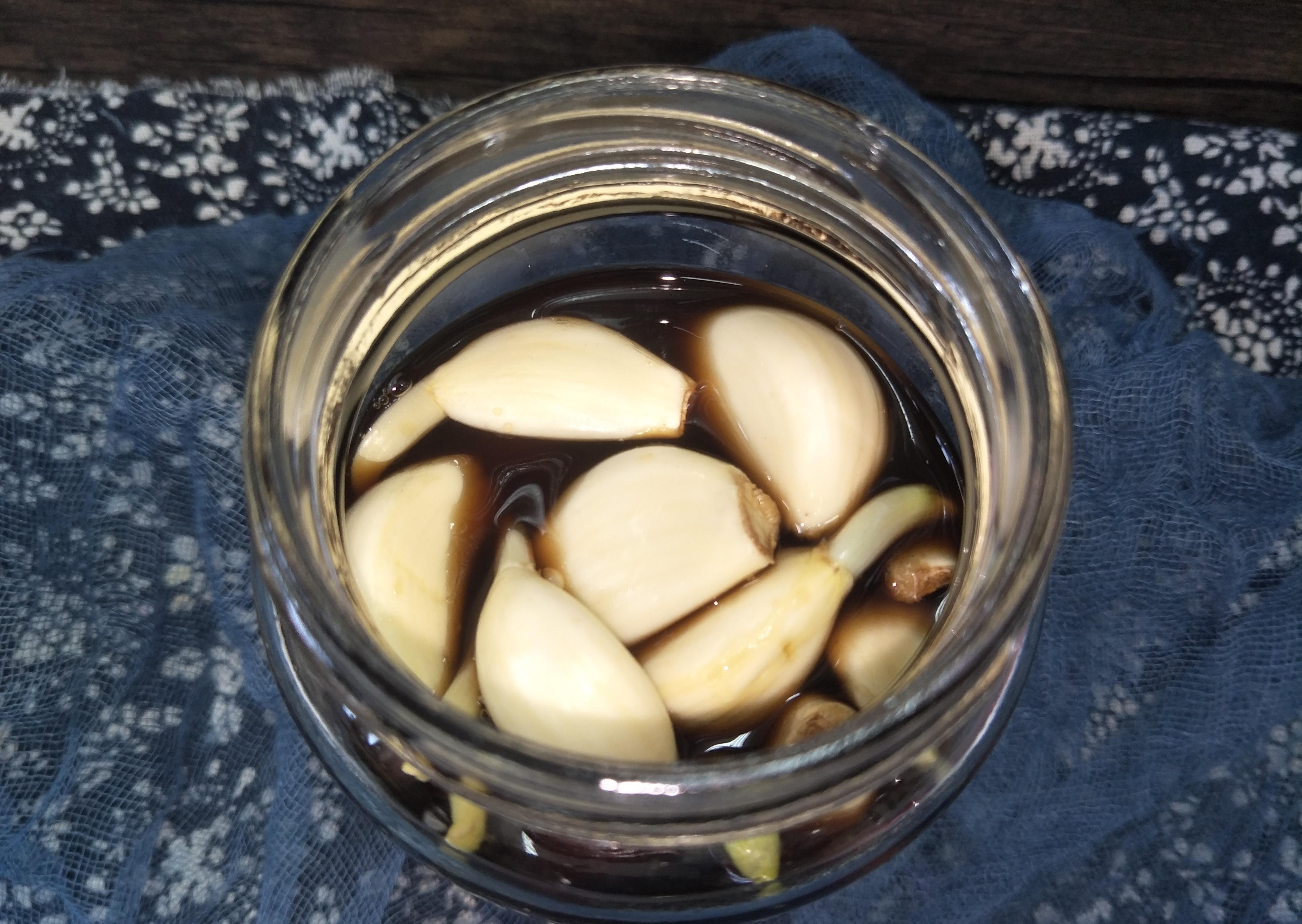  泡腊八蒜时，牢记“2放3选”,醋香蒜美，1周大蒜变翠绿