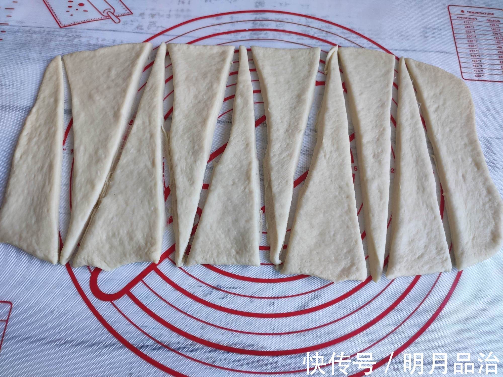 不用黄油也能做的面包,松软好吃,奶香浓郁,孩子早餐最喜欢它