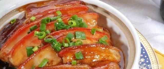 75岁老师傅做扣肉时,万万不能少了它,否则扣肉不香更不入味