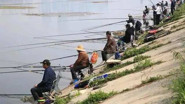 大鱼|钓鱼杂感：随钓龄增加，感觉越来越没用的5种常用渔具