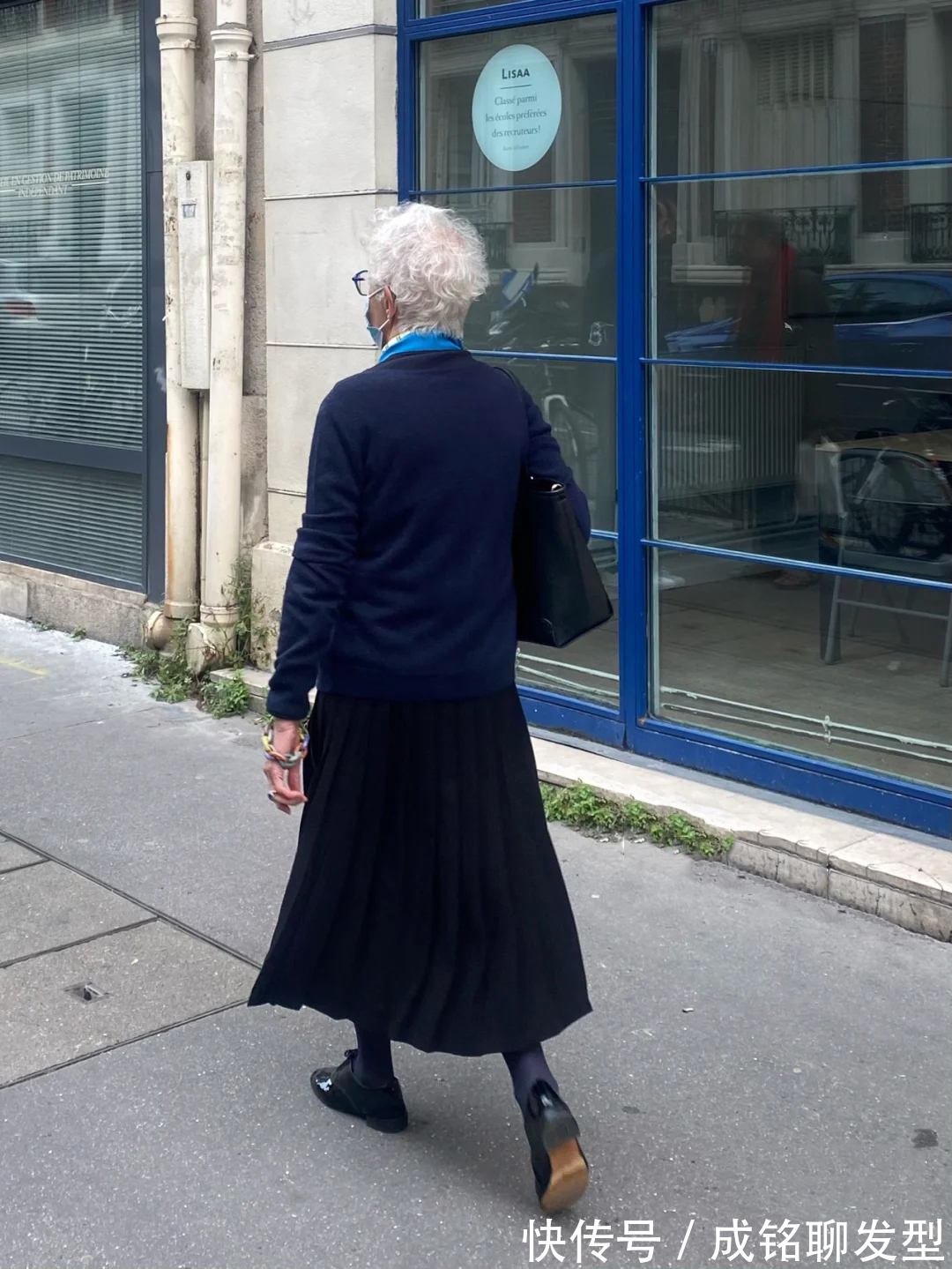 亮色|年龄只是个数字,这些老人用穿搭告诉你,搭配得当有气质更显年轻