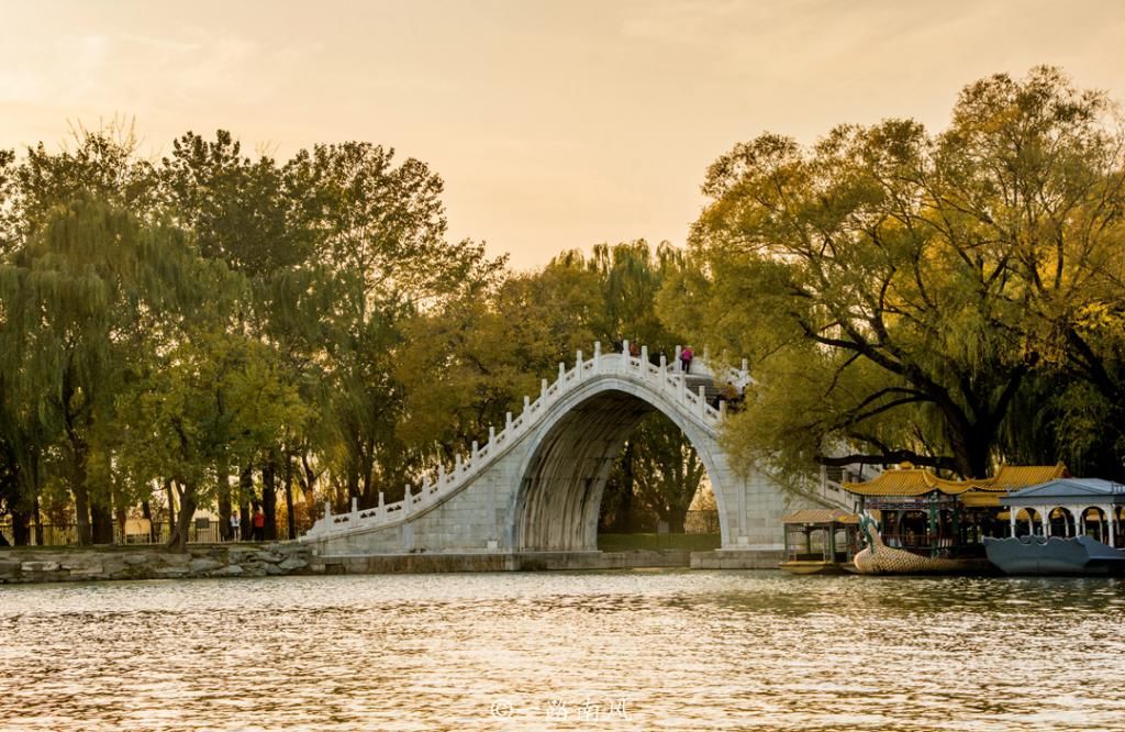 北京知名皇家湖泊，不叫北京湖，却叫昆明湖，仿杭州西湖打造