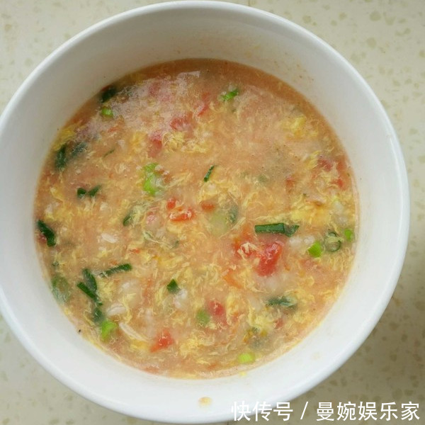 天冷早餐这样吃，既是主食又是汤，驱寒又暖胃，5块钱能做一大锅