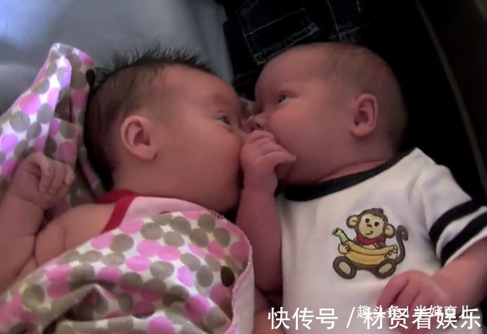 哥哥|龙凤胎妹妹睡醒饿了,旁边哥哥的行为 让网友羡慕好温馨呀