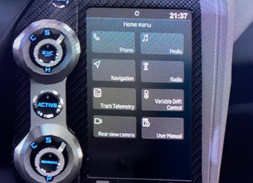 电视接hdmi就闪黑屏