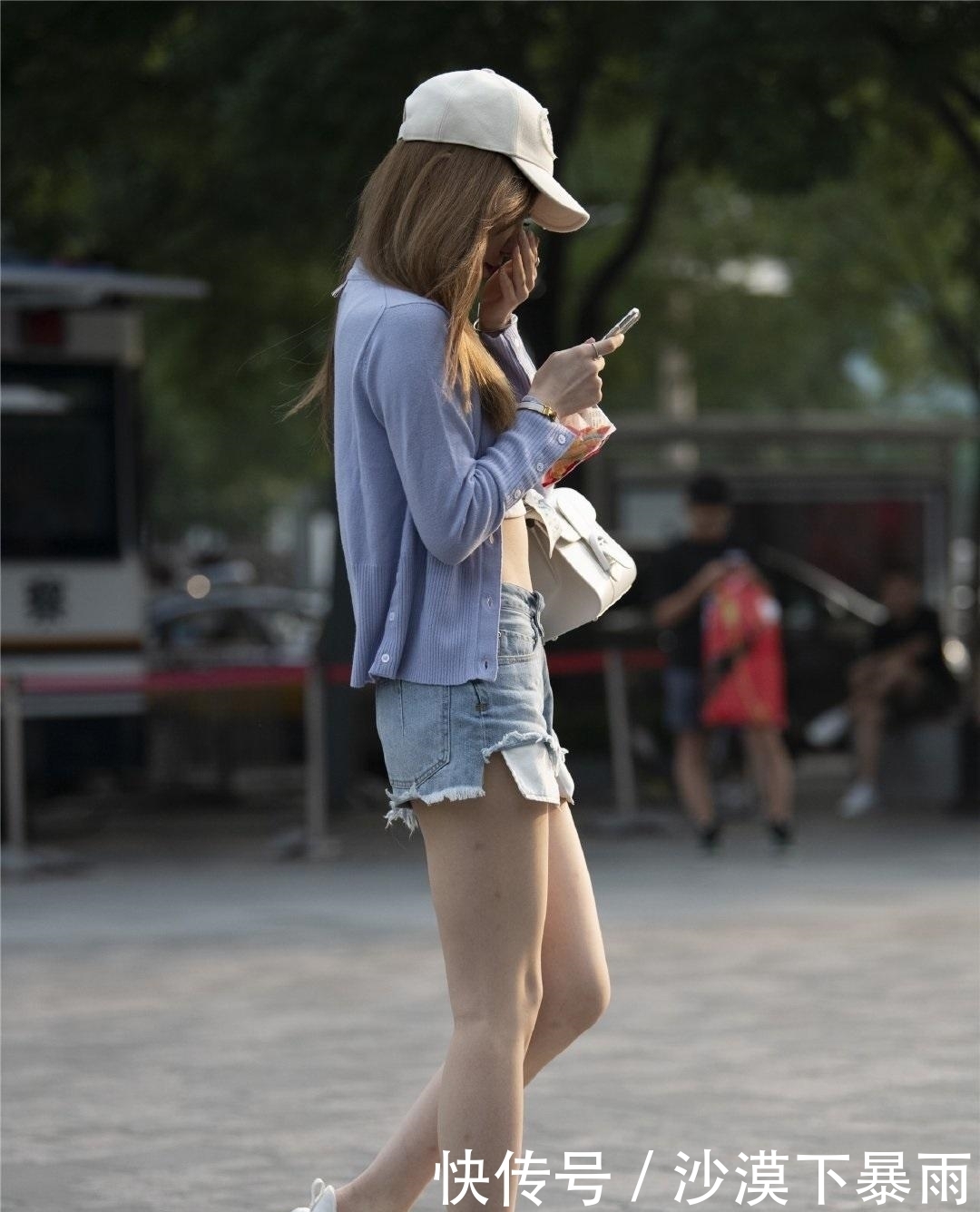 妹子这造型太会撩了,长腿看服