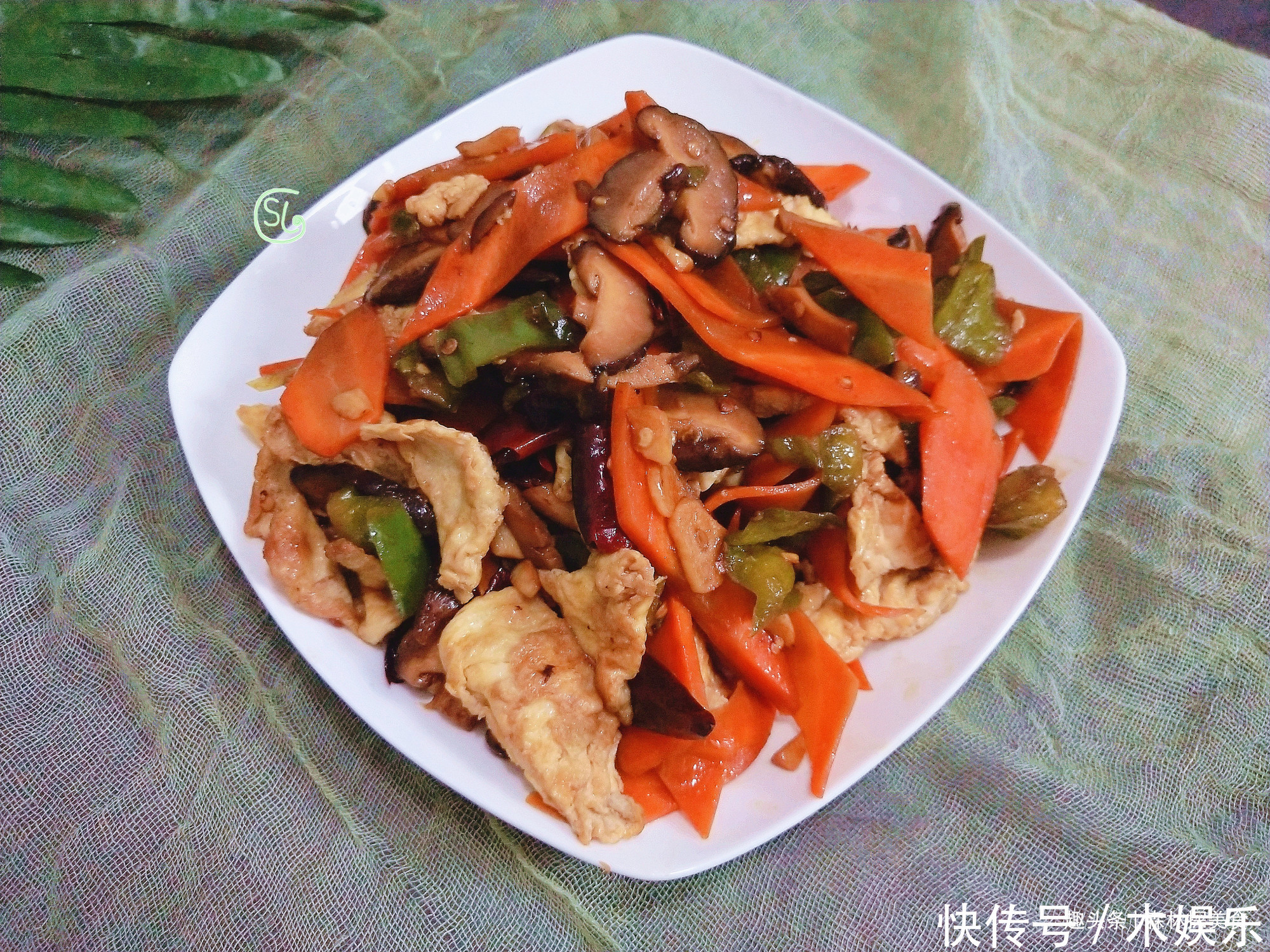 为什么饭店的炒香菇那么好吃原来做法很简单，一次做一盘不够吃