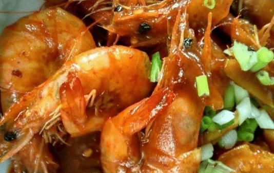 鲜嫩|做油焖大虾时，需要腌制吗厨师教你“这样做”，口感鲜嫩没腥味